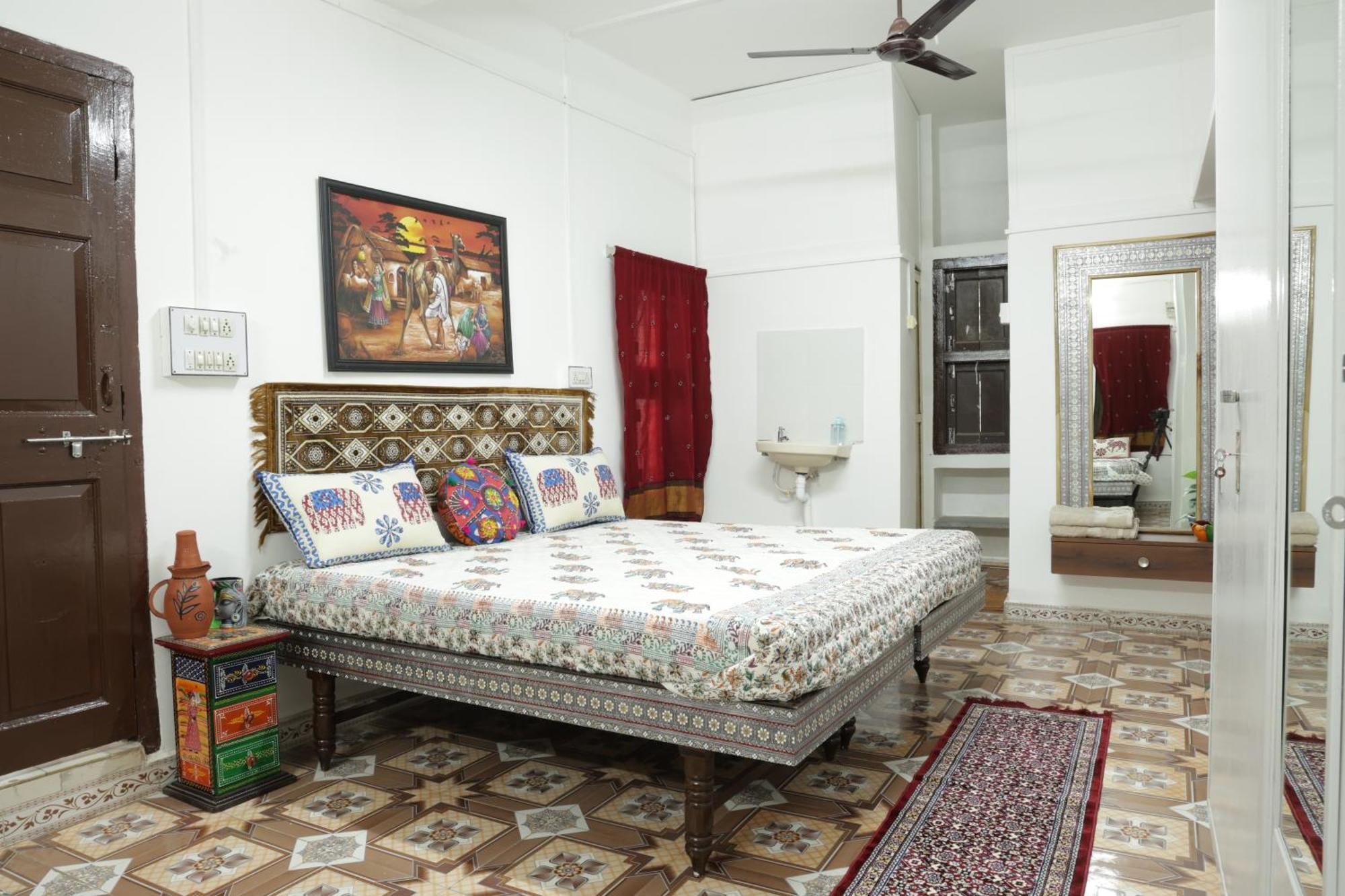 Prag View Heritage Homestay Bhuj Luaran gambar