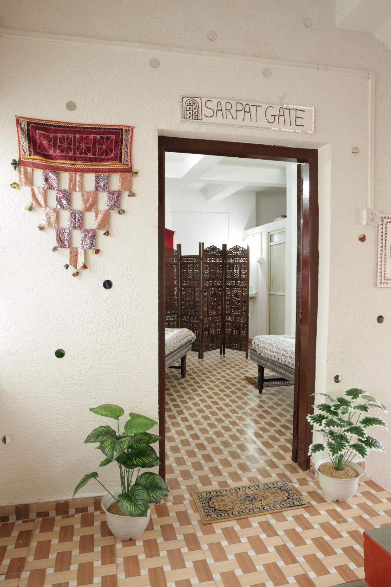 Prag View Heritage Homestay Bhuj Luaran gambar