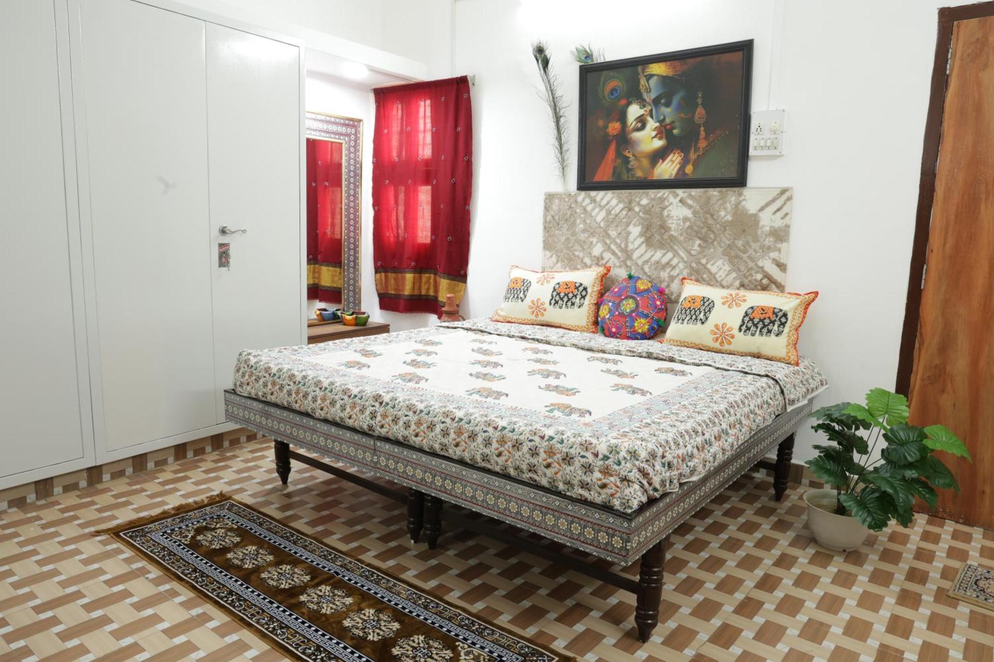 Prag View Heritage Homestay Bhuj Luaran gambar
