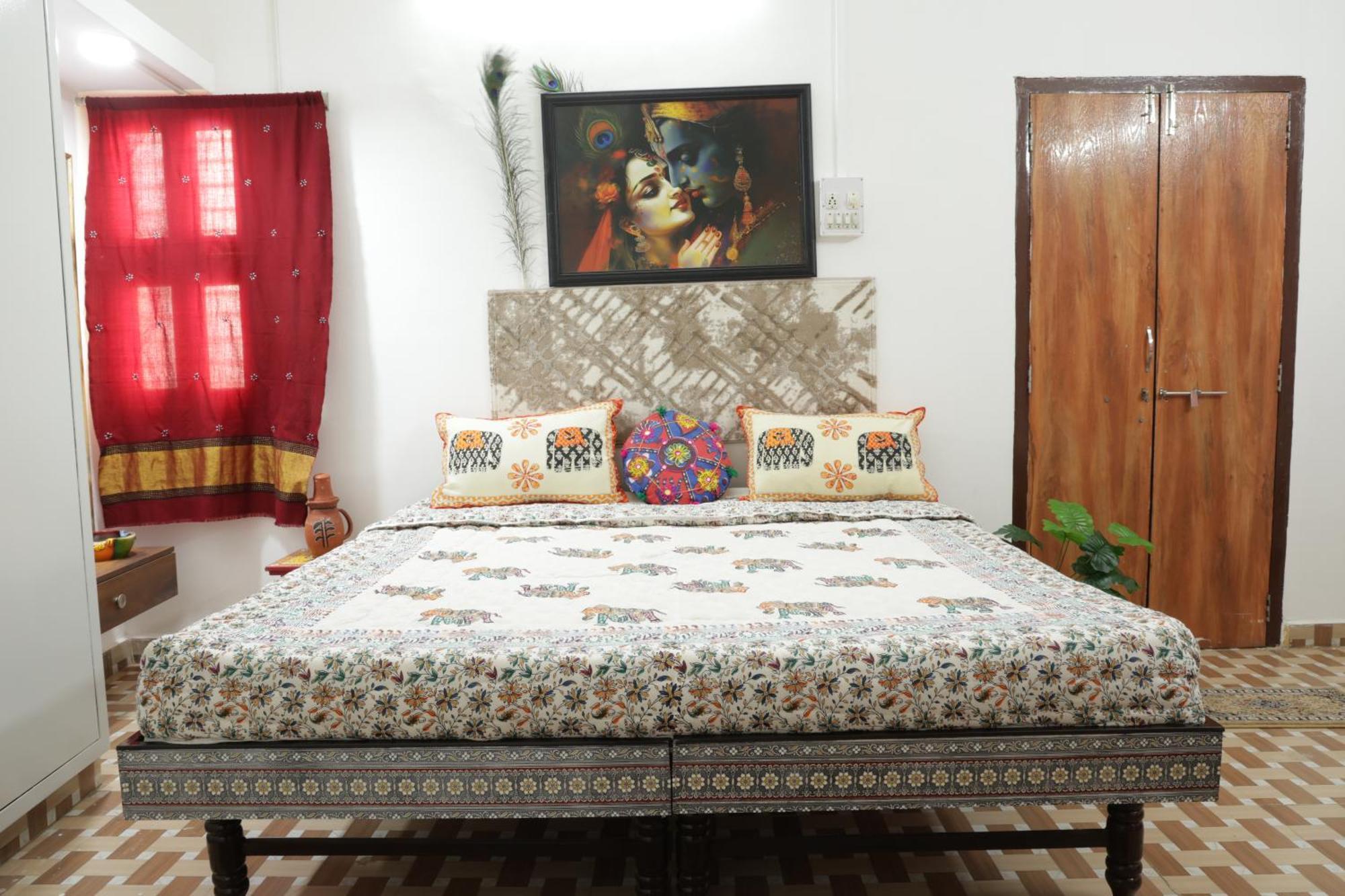 Prag View Heritage Homestay Bhuj Luaran gambar
