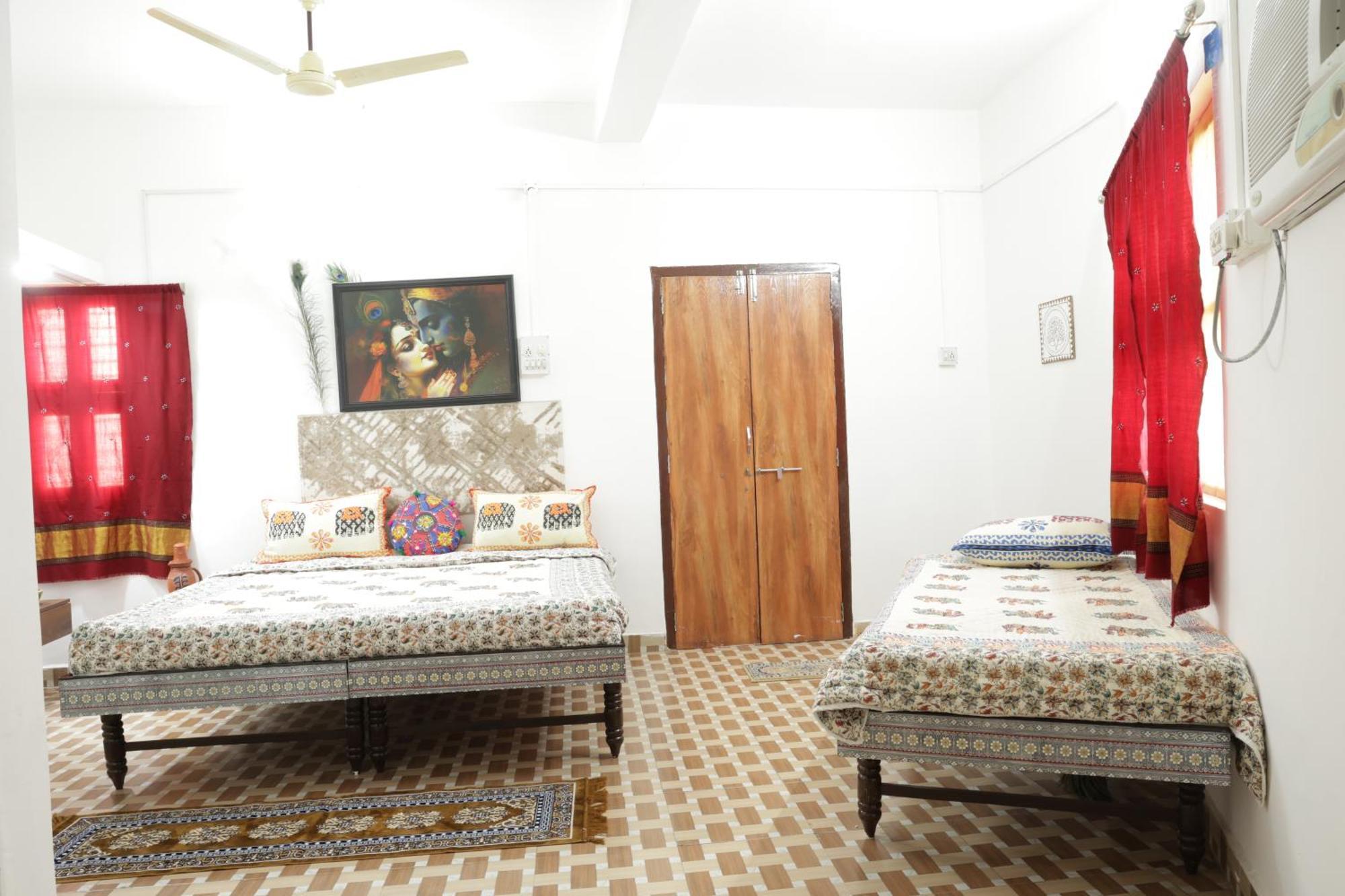 Prag View Heritage Homestay Bhuj Luaran gambar