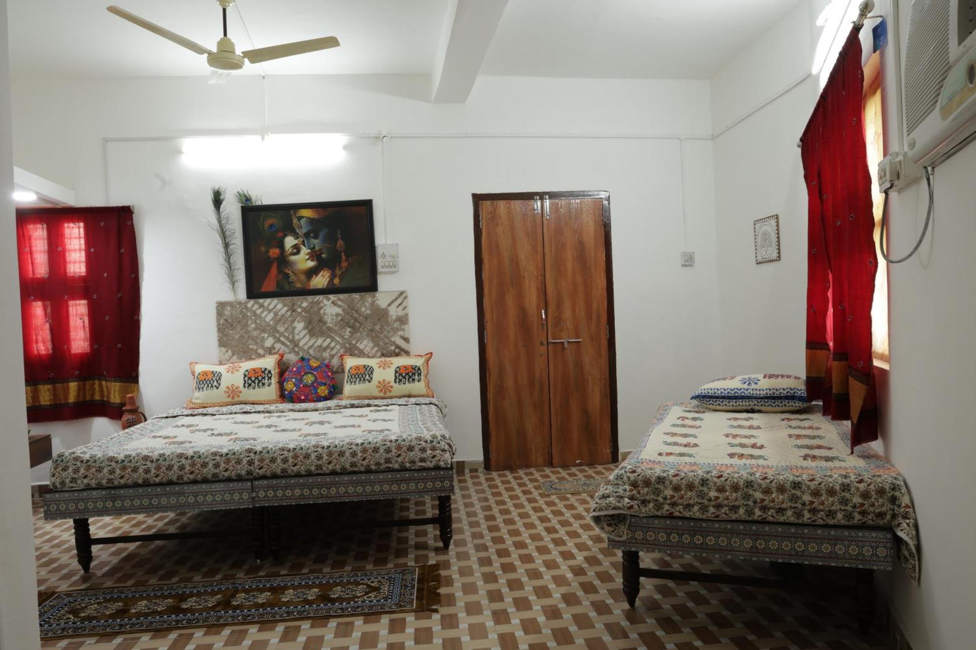 Prag View Heritage Homestay Bhuj Luaran gambar